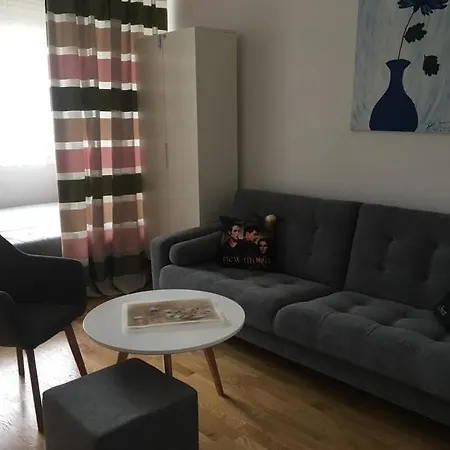 Apartman Sjenjak Heez Lägenhet *